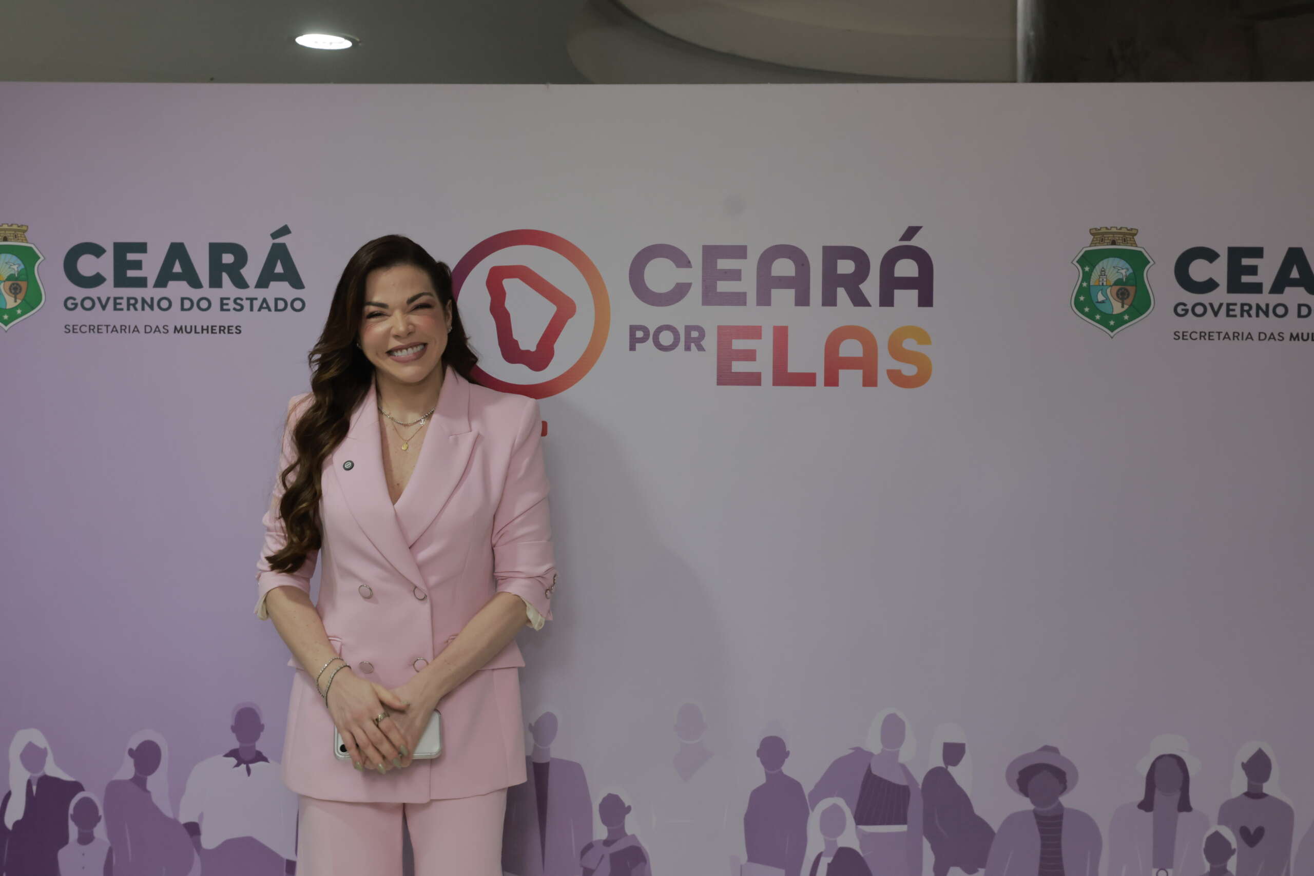 Juliana Lucena toma posse como secretária das Mulheres